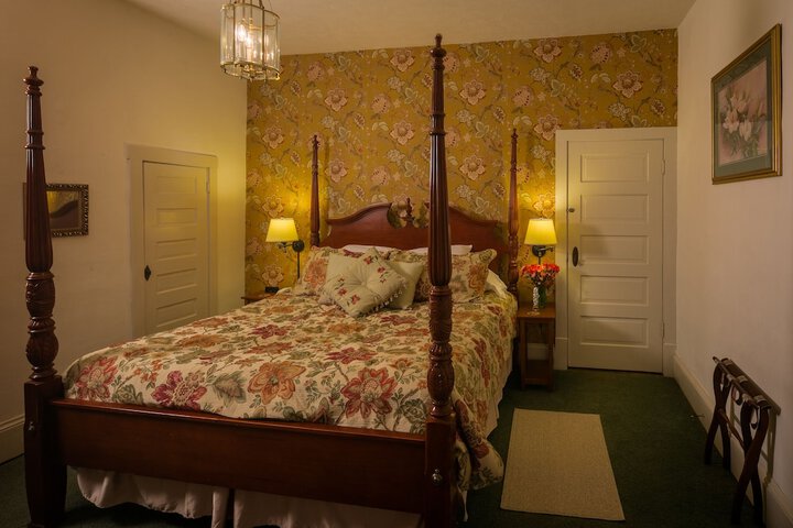Room 46 of 95