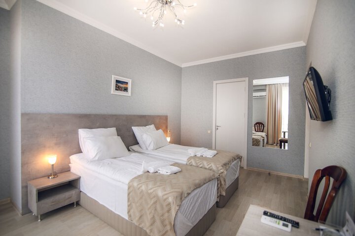 Room 10 of 52