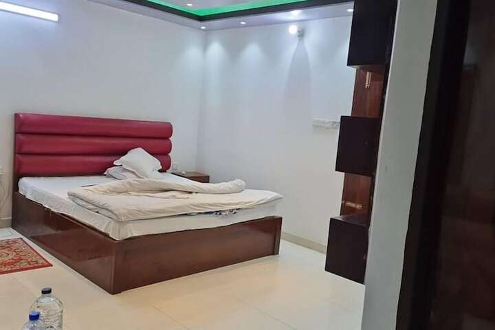Room 12 of 22