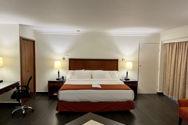 Room 9 of 156