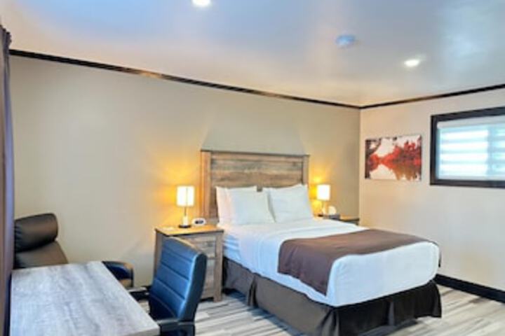 Room 52 of 165