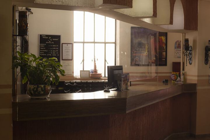 Entrance & Lobby