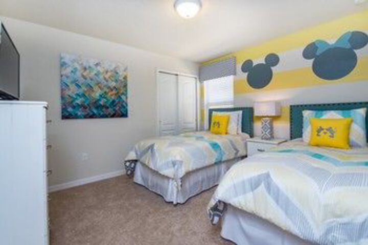 Room 10 of 26