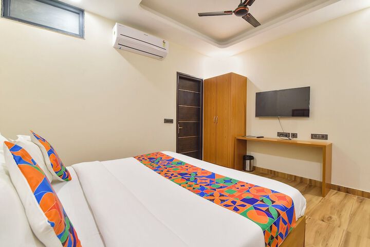 Room 13 of 52