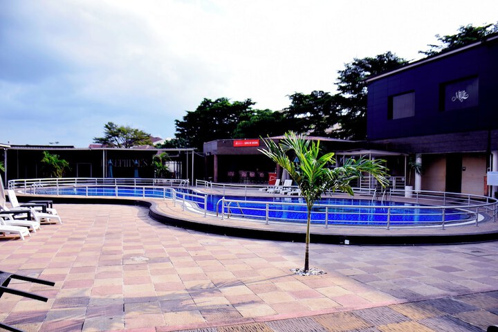 Pool 27 of 48