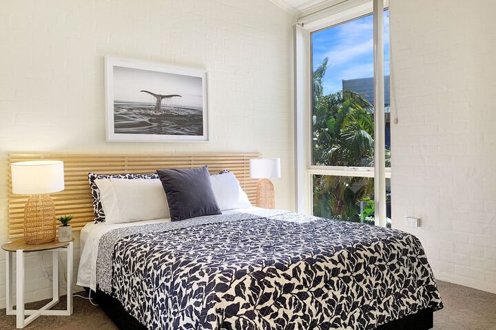 Room 4 of 34