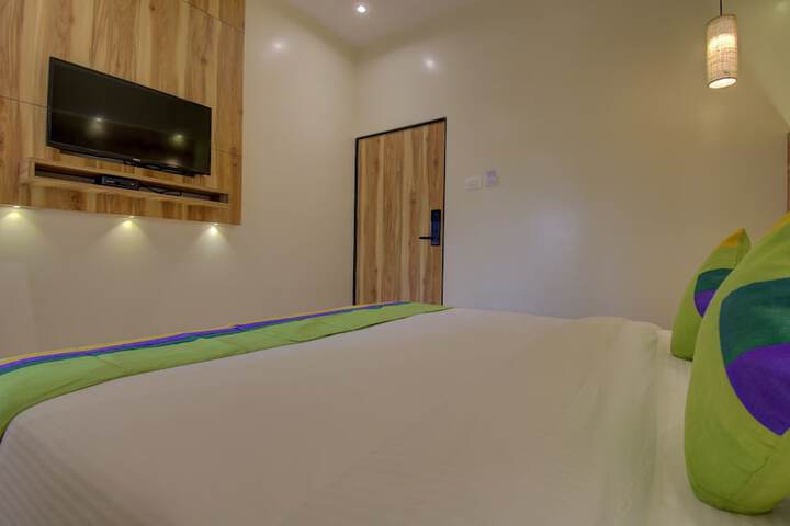 Room 3 of 34