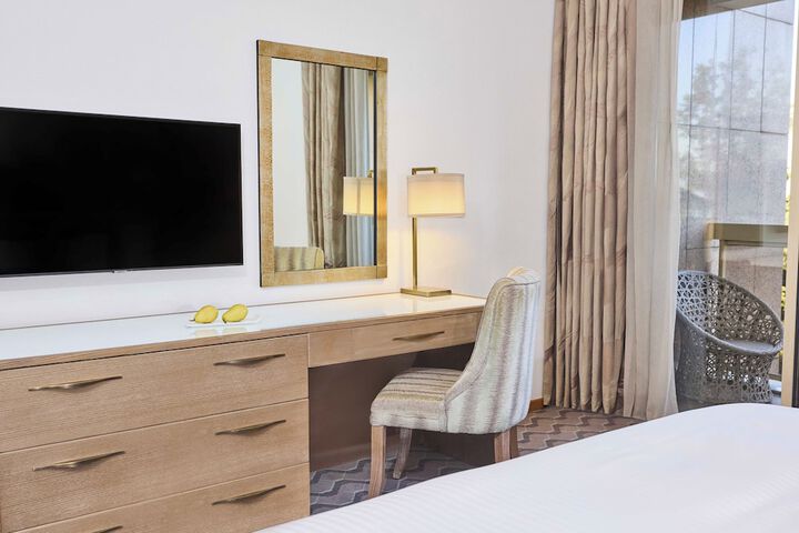 Room 41 of 266