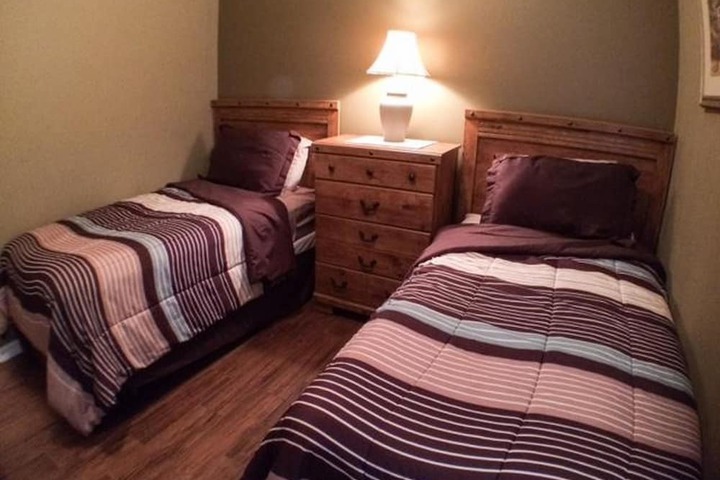 Room 6 of 16