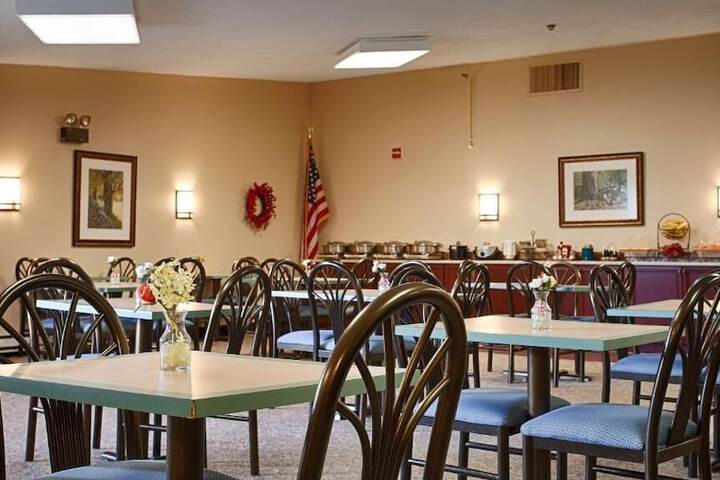 Breakfast/Coffee Service 23 of 45