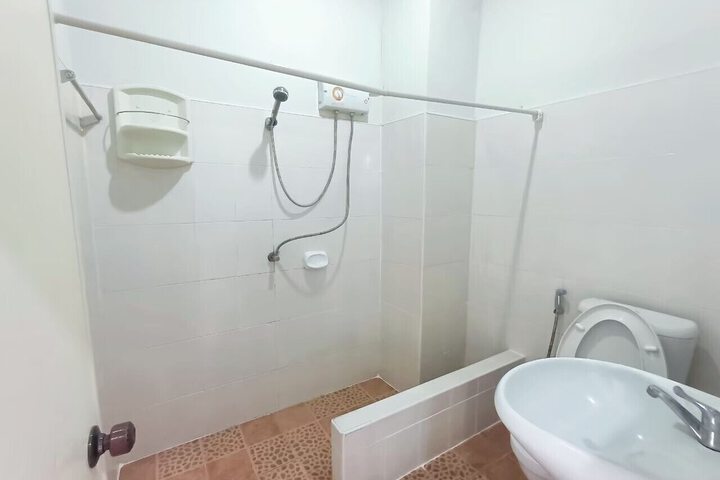 Room 7 of 12