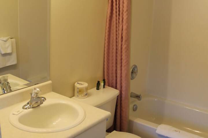 Room 27 of 34