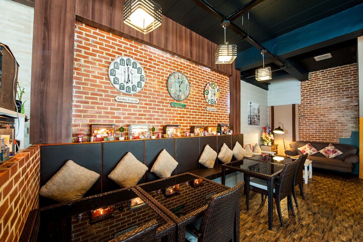 Entrance & Lobby