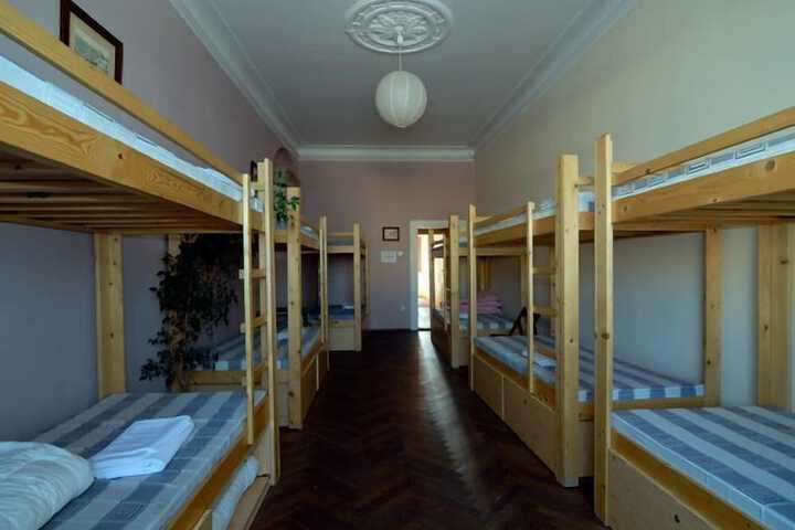 Room 2 of 37