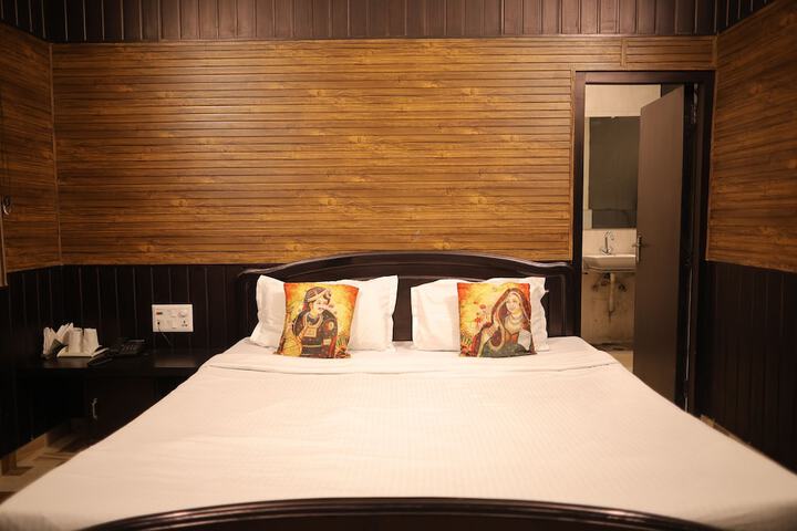 Room 20 of 76