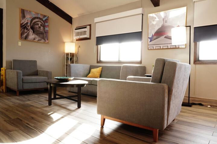 Guest Lobby