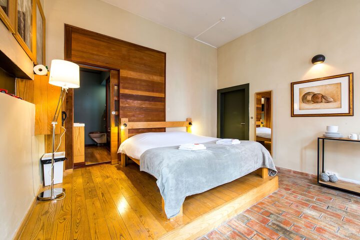 Room 10 of 40