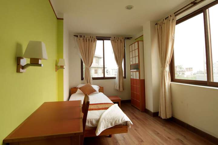 Room 7 of 19