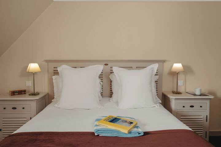 Room 25 of 76