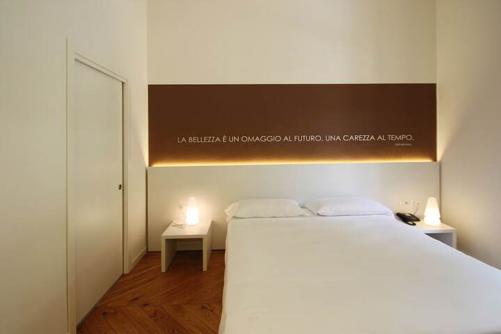 Room 18 of 93