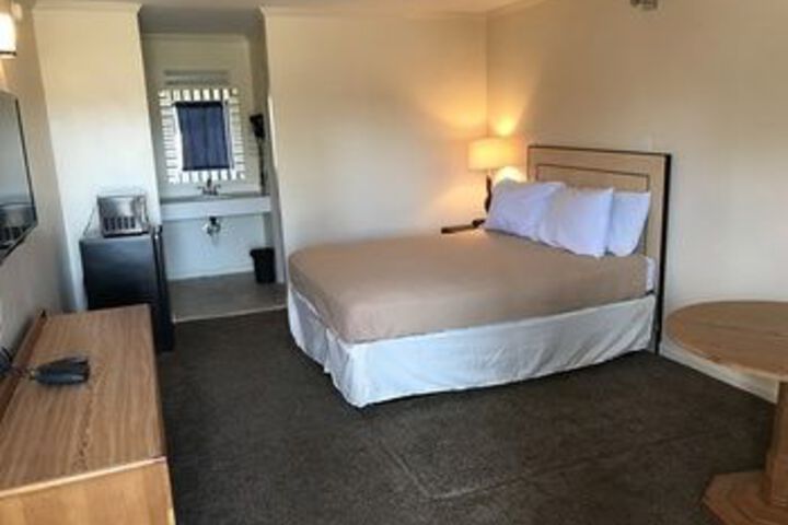 Room 13 of 26