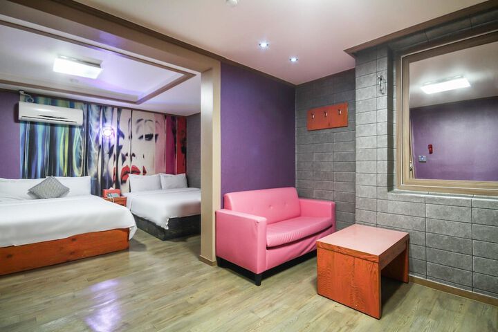 Room 18 of 57