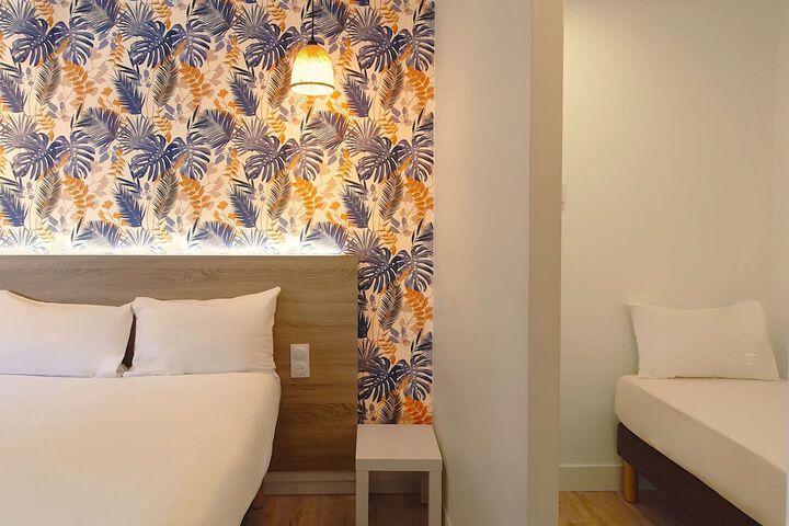 Room 17 of 30