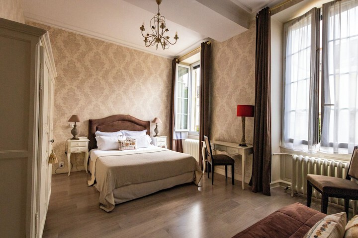 Room 48 of 112