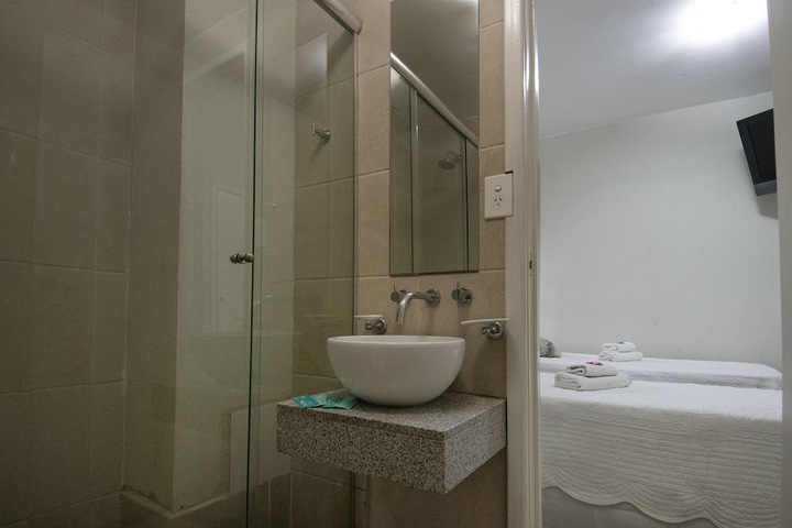 Room 102 of 118