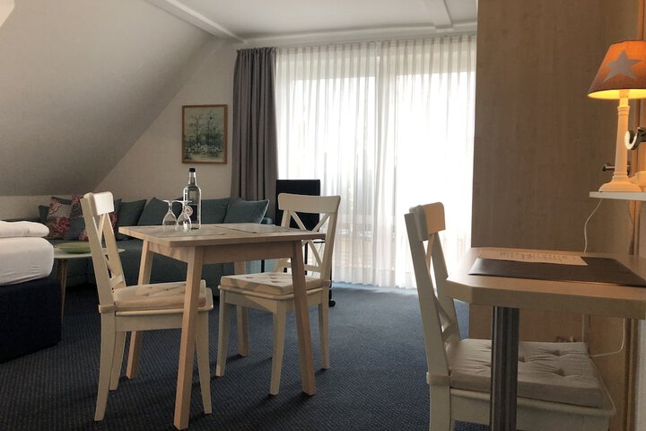 Room 32 of 47