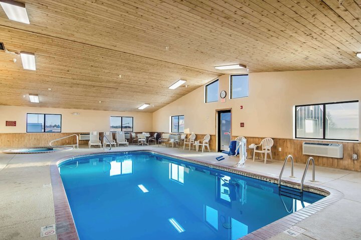Pool Hotel