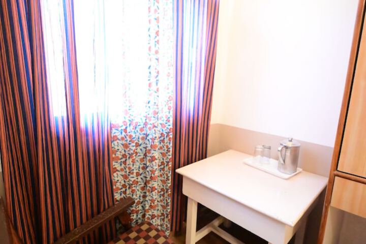 Room 70 of 189