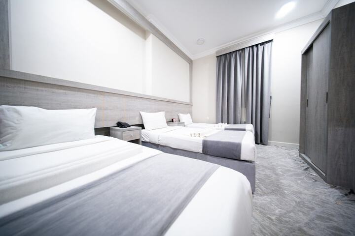 Room 14 of 27