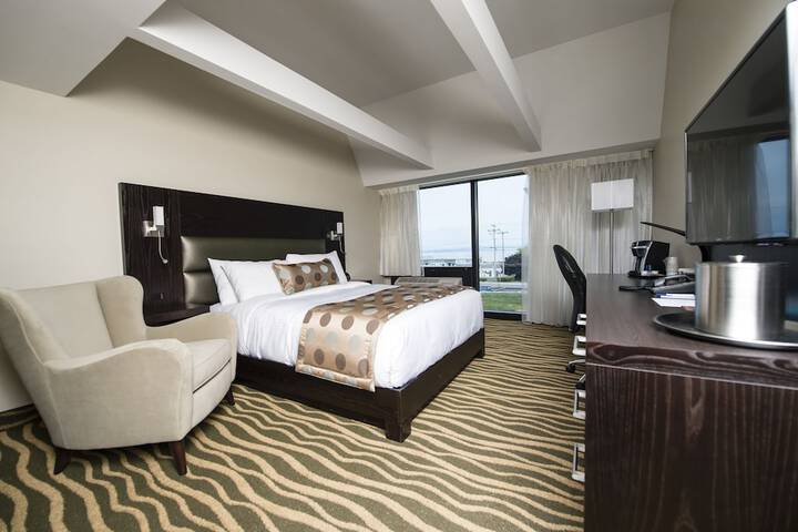 Room 11 of 79