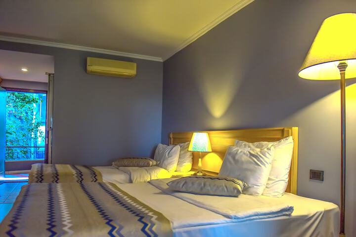Room 13 of 62
