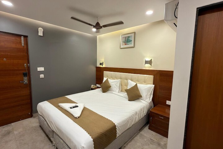 Room 9 of 21