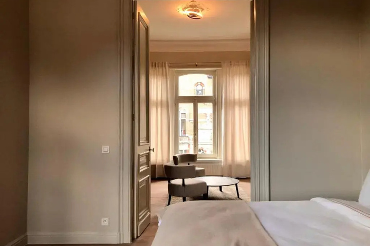 Room 3 of 18