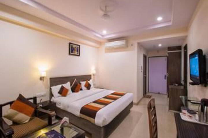 Room 14 of 30