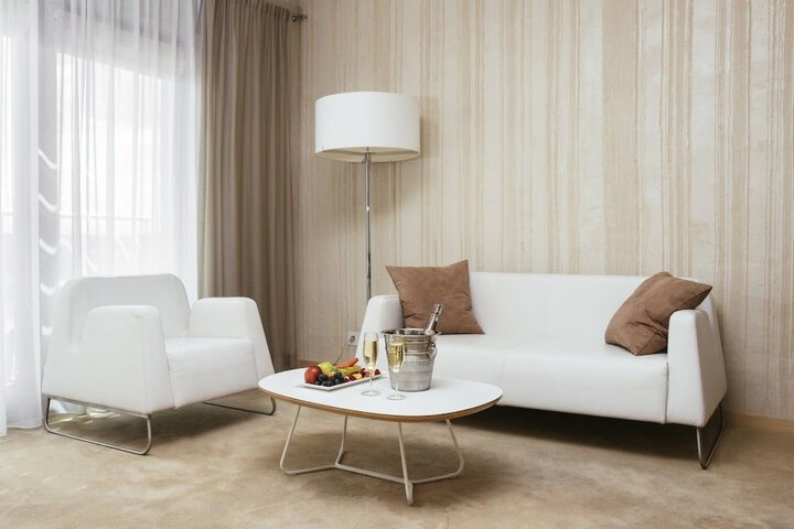Room 45 of 110