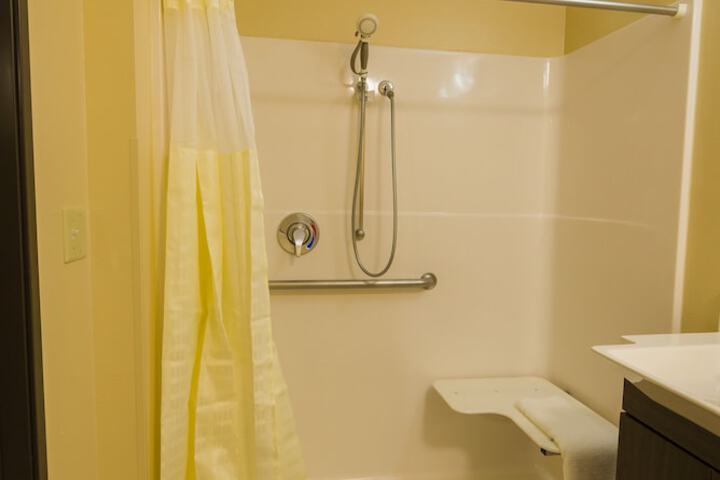 Bathroom amenities