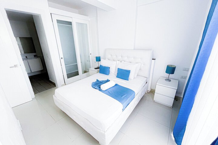 Room 6 of 37