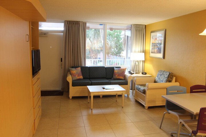 Room 7 of 16