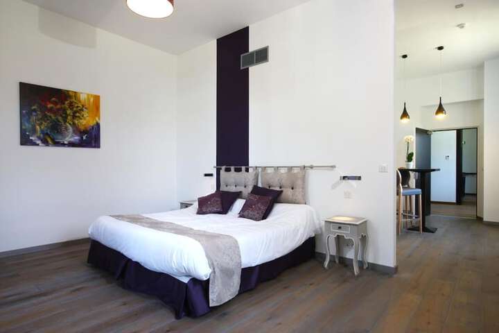 Room 5 of 52