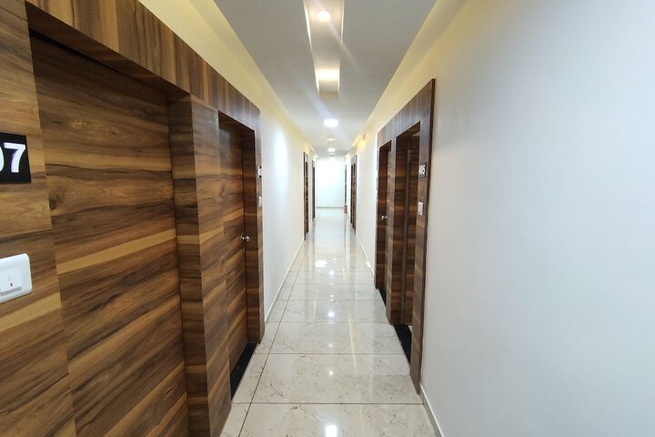 Ballroom/Hall 54 of 56