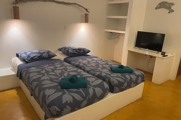 Room 3 of 33