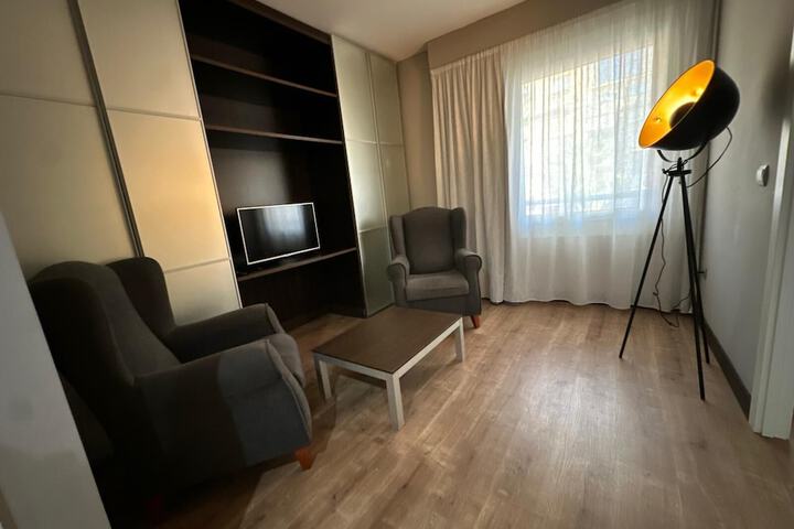 Room 32 of 53
