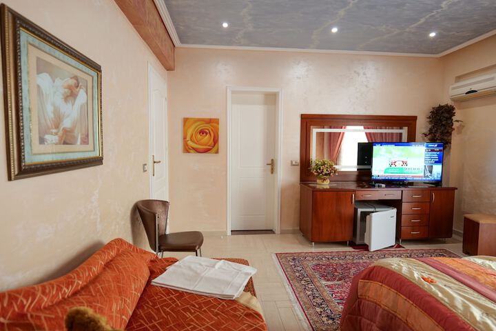 Room 8 of 45