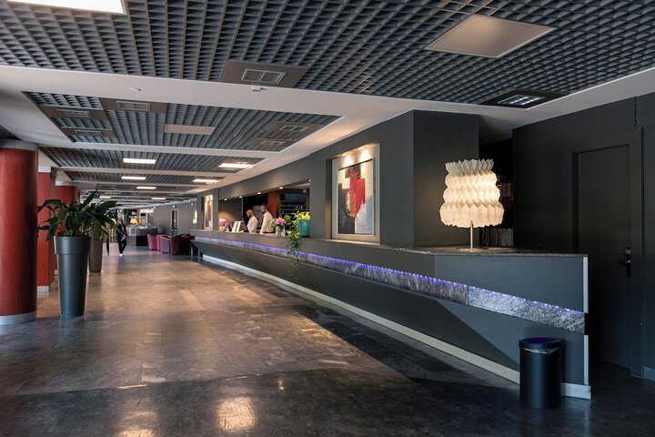 Guest Lobby
