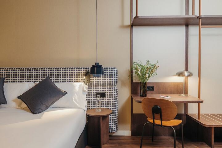 Room 9 of 29