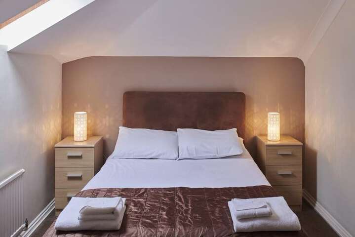 Room 8 of 13